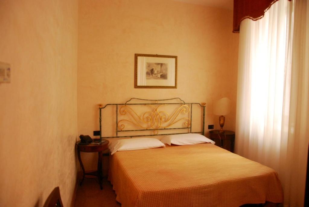 מלון מראטיאה La Dimora Del Cardinale חדר תמונה